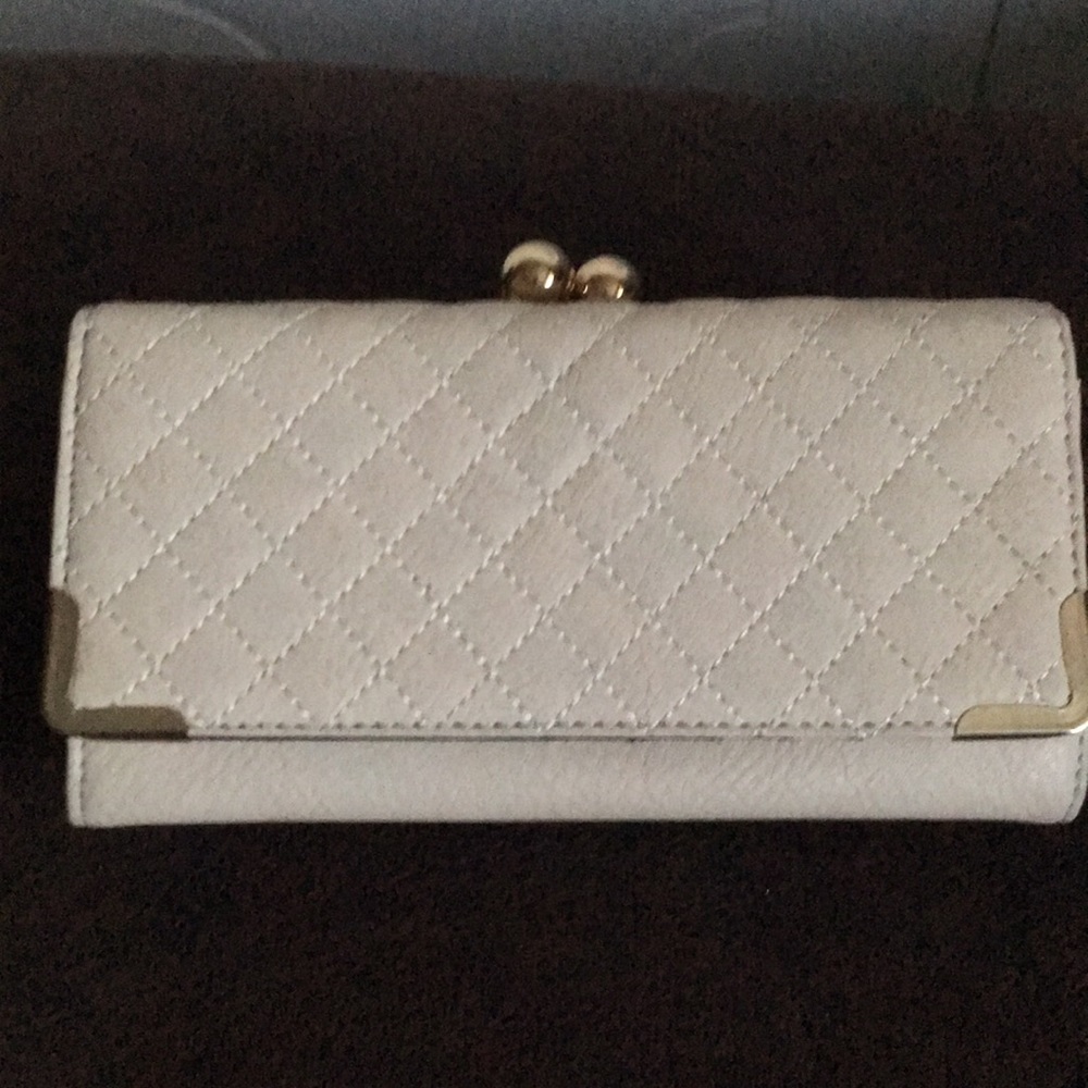 Brand new kiss lock wallet